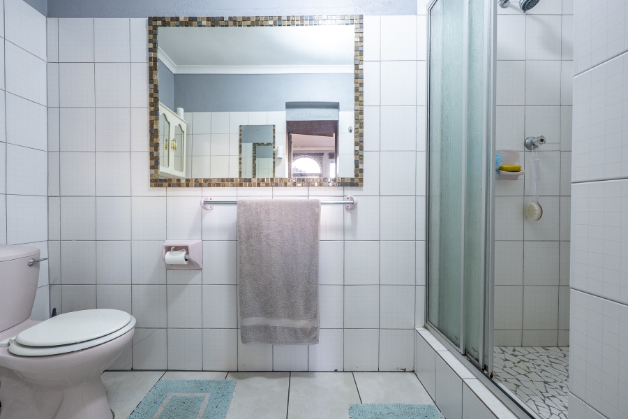 5 Bedroom Property for Sale in Protea Heights Western Cape